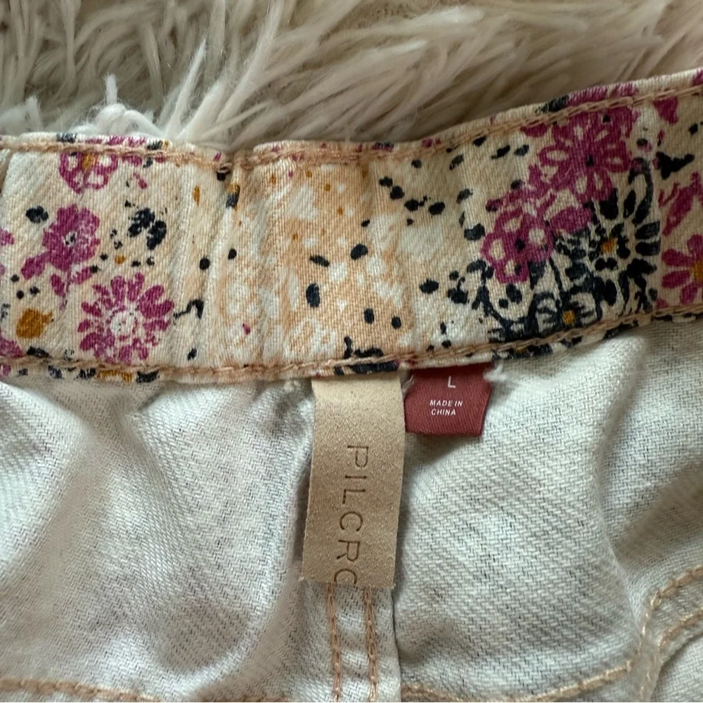 Anthropologie Floral Print High-Rise Shorts in Cream, Pink & Gold - Picture 8 of 13